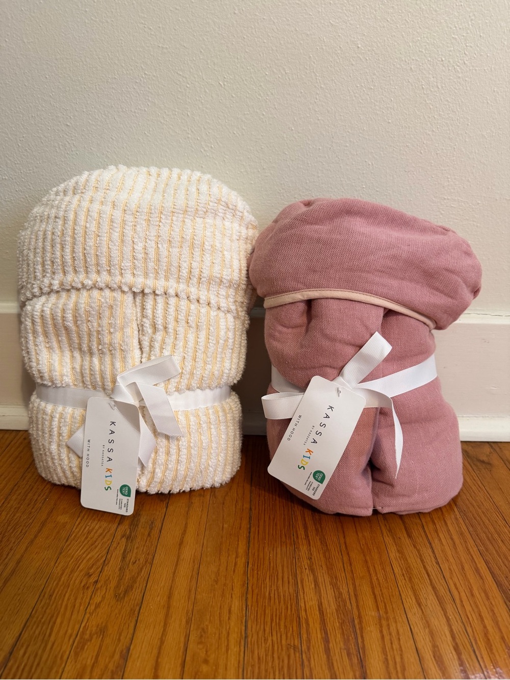 NWT/NIP - (2) Kassatex Kassa Kids Plush towels with hood - Cream & Dusty Rose.